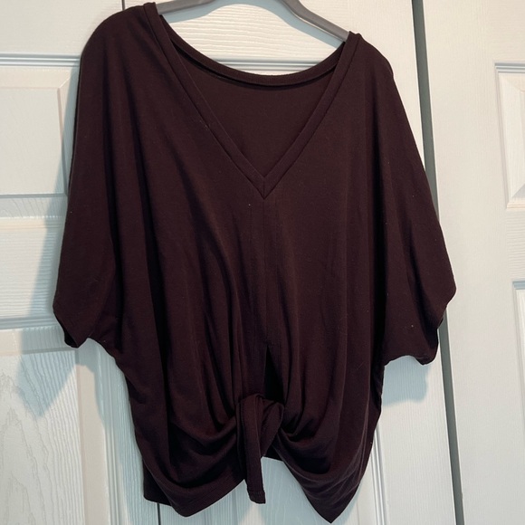 🍊Old Navy Maroon Athletic T-Shirt with Tie Back XL🍊 - Picture 2 of 8